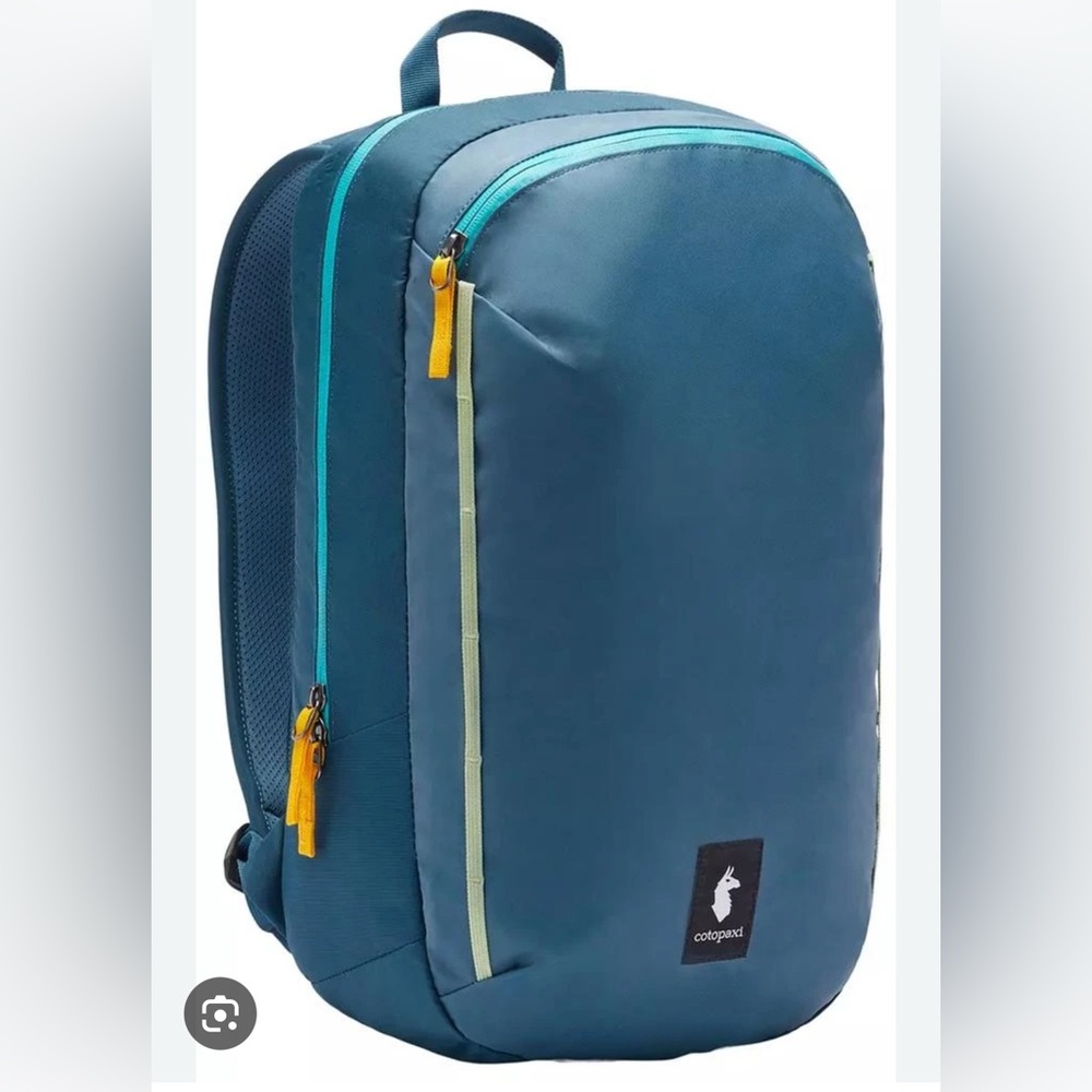 Vaya 18L Backpack in Abyss